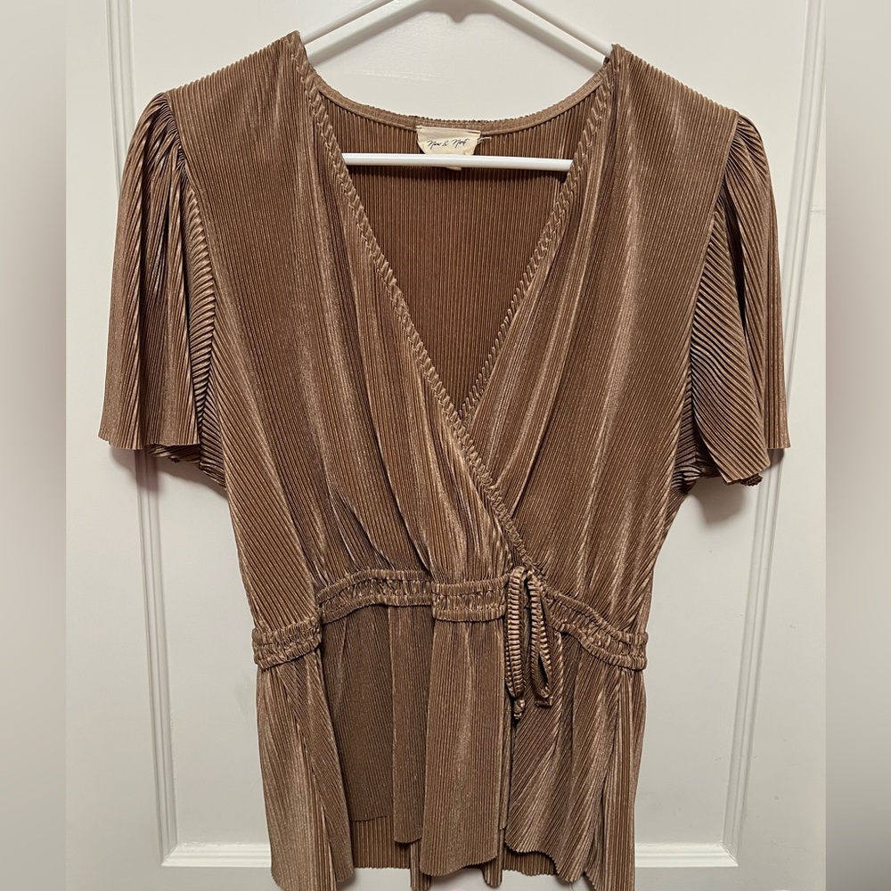 New and Next Women’s V-Neck Gold Top